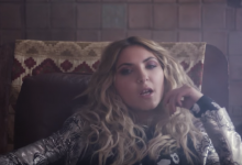 Julia Michaels – Issues