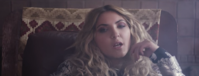 Julia Michaels – Issues