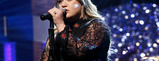 Kelly Clarkson – Broken & Beautiful