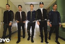 New Kids On The Block – Boys In The Band (Boy Band Anthem)